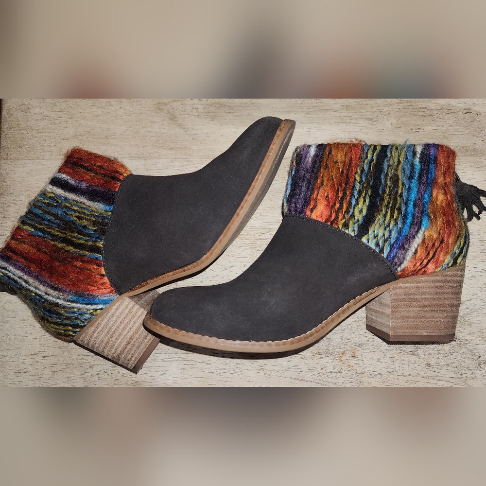 Toms Women Ankle Boots Brown Suede Wool Tribal Design Upper 7 Back Zip Lela